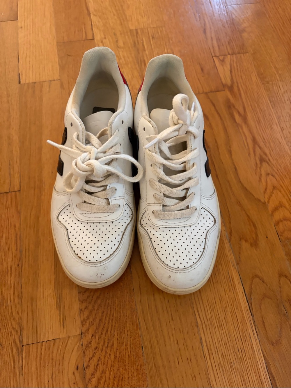 Veja White Low-Top Sneakers with Black Heel Tab